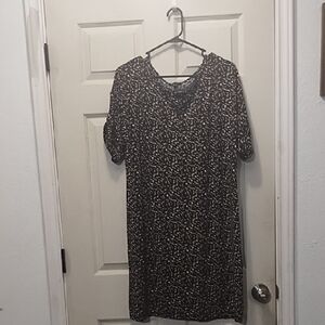 Forever Black and White  Dress V-Neck Short Sleeve